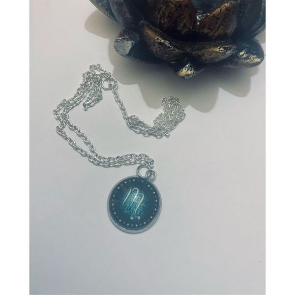 Scorpio glow in THE DARK ZODIAC HOROSCOPE STAR SIGN NECKLACE - Picture 3 of 14